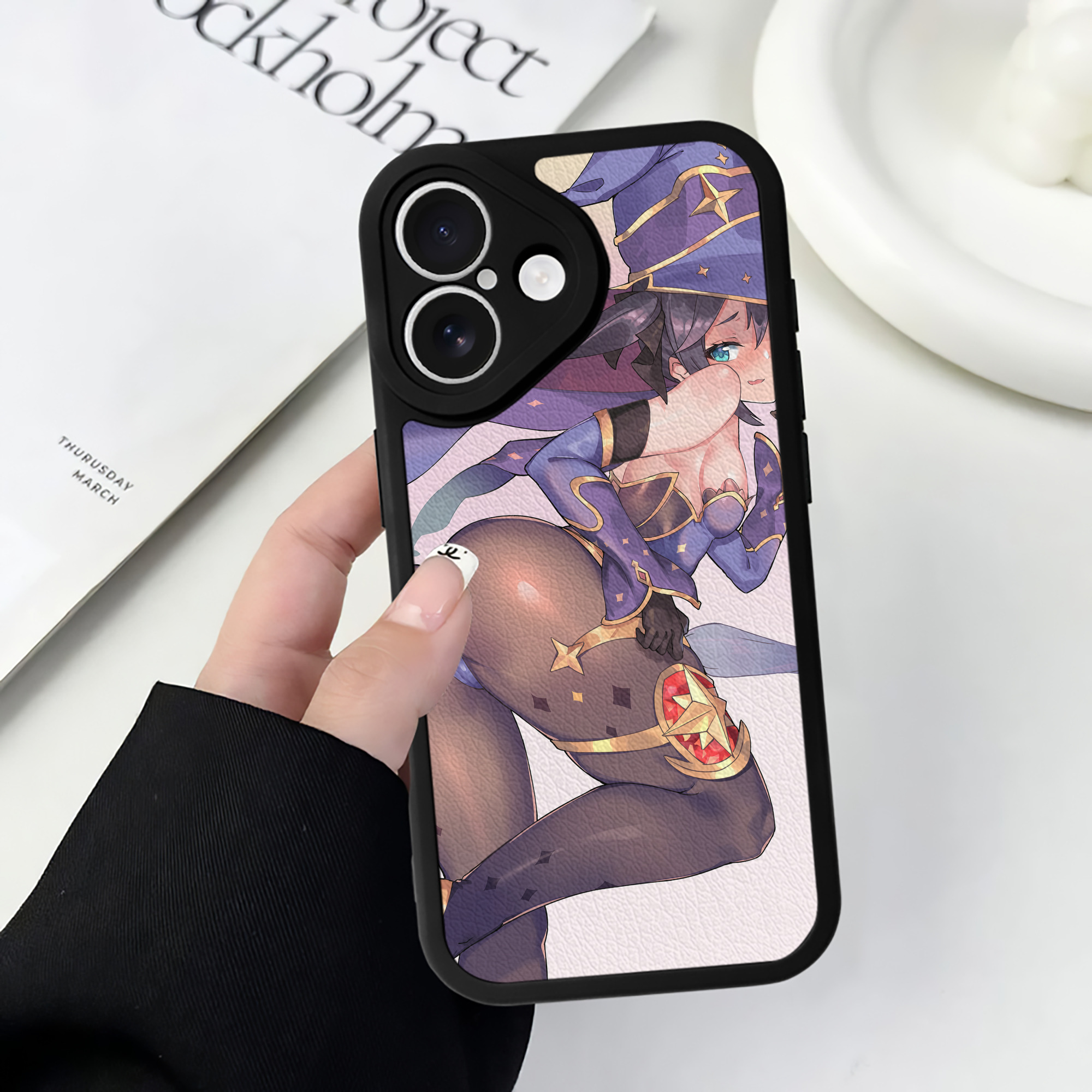 げんし神 genshin 【iPhone 16シリーズ対応】シリコンスマホケース（レザー調） 材質：シリコン